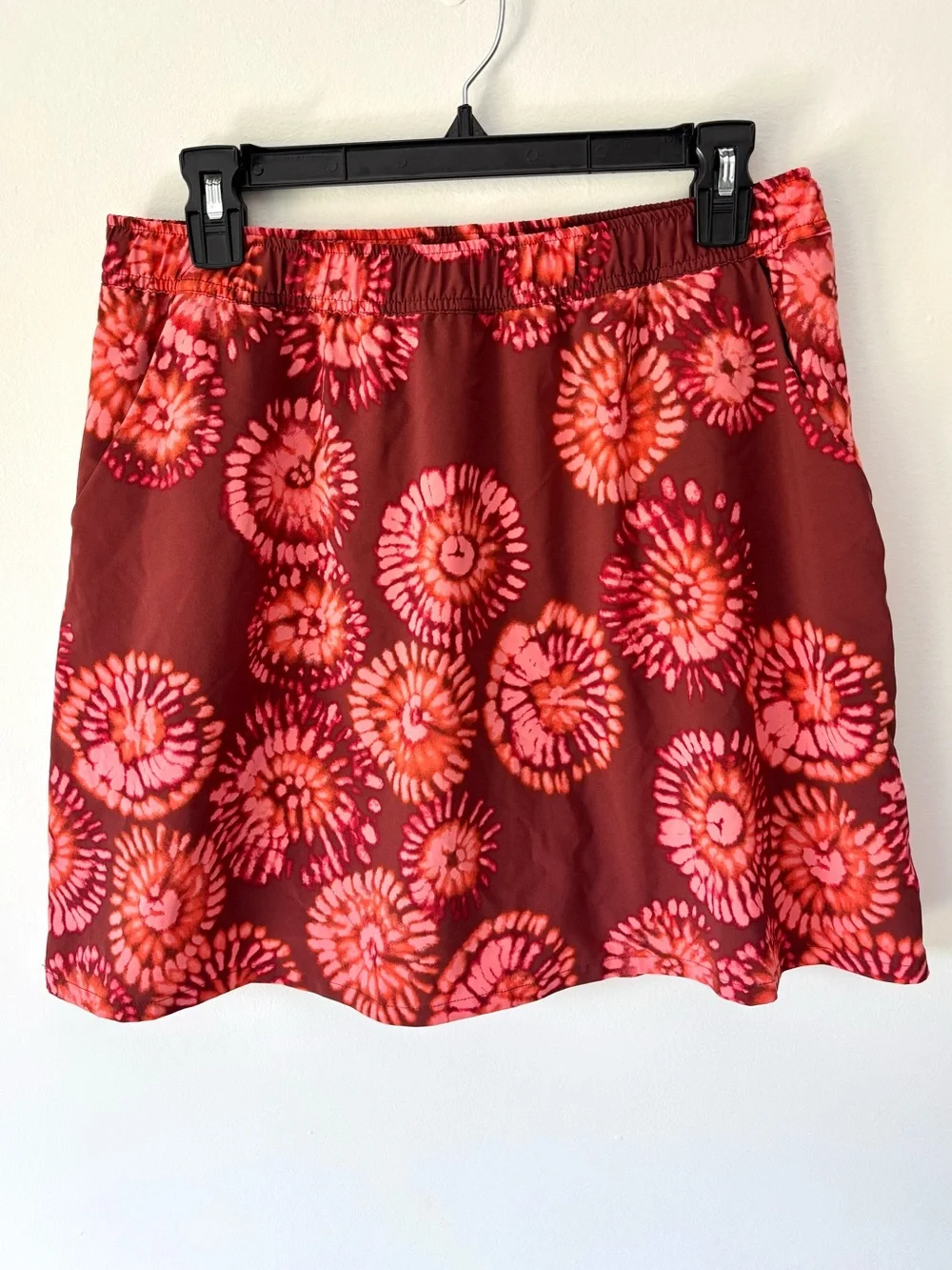 Toad&Co Sunkissed Weekend Skort Grenadine Tie Dye Red Floral Outdoor Activewear - Picture 1 of 8